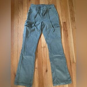 American Eagle Outfitters women’s Olive Cargo pants